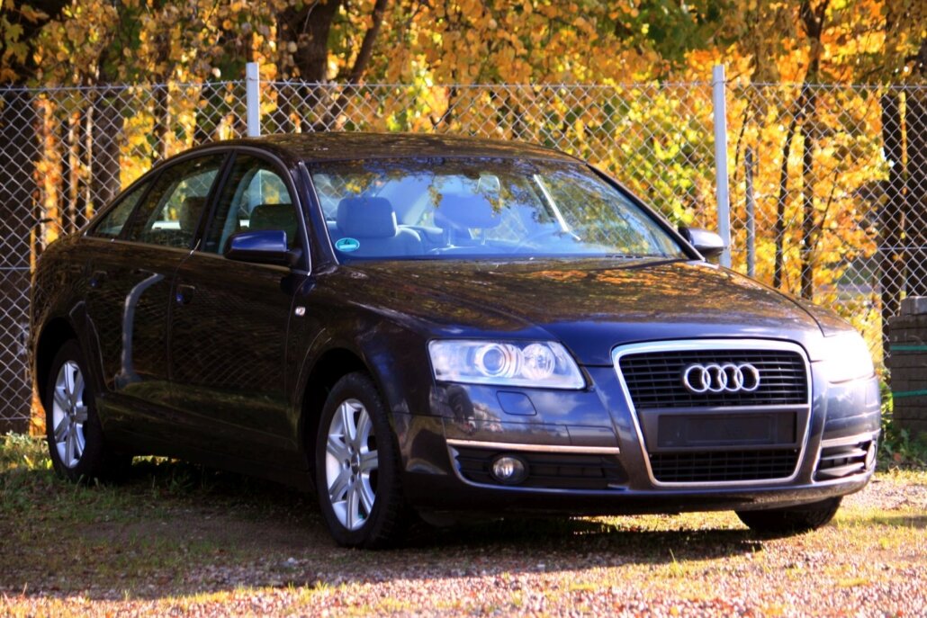 AUDI A6 C6 Sedan 2.4 2004 Target Auto